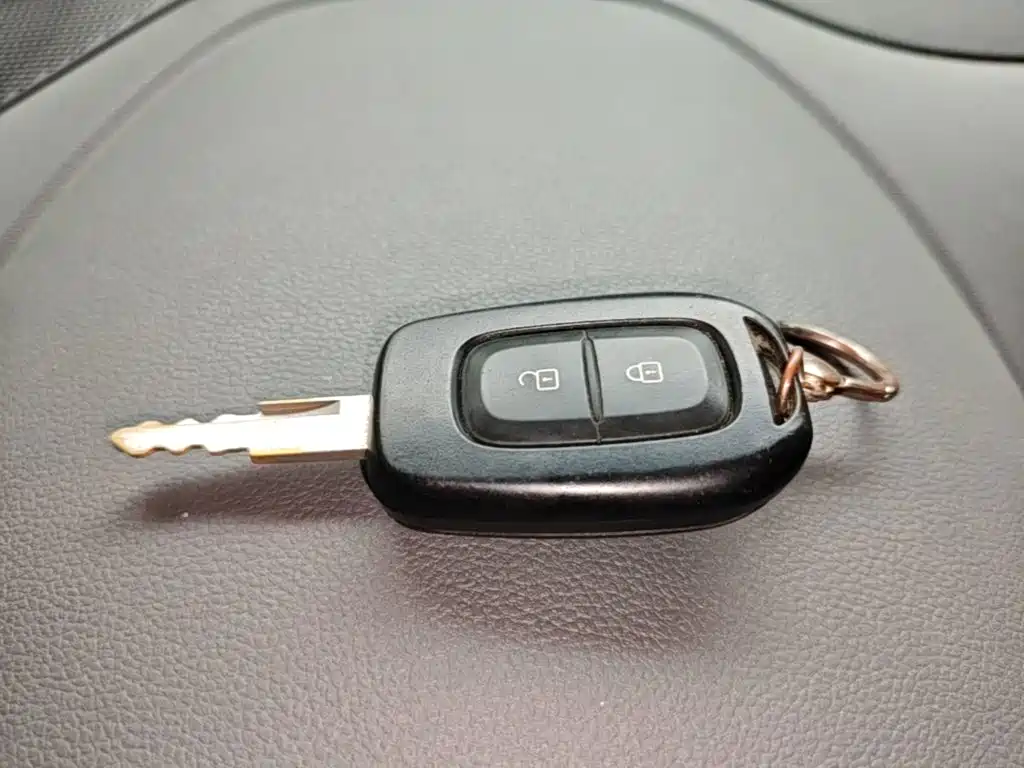 Renault City K-ZE — миниатюра 9