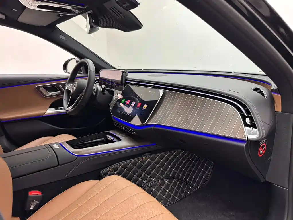 Mercedes-Benz E-Class — миниатюра 11