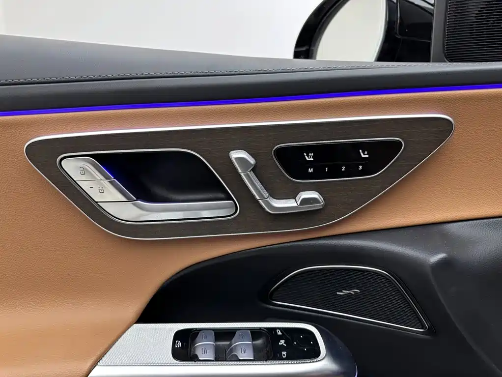 Mercedes-Benz E-Class — миниатюра 15