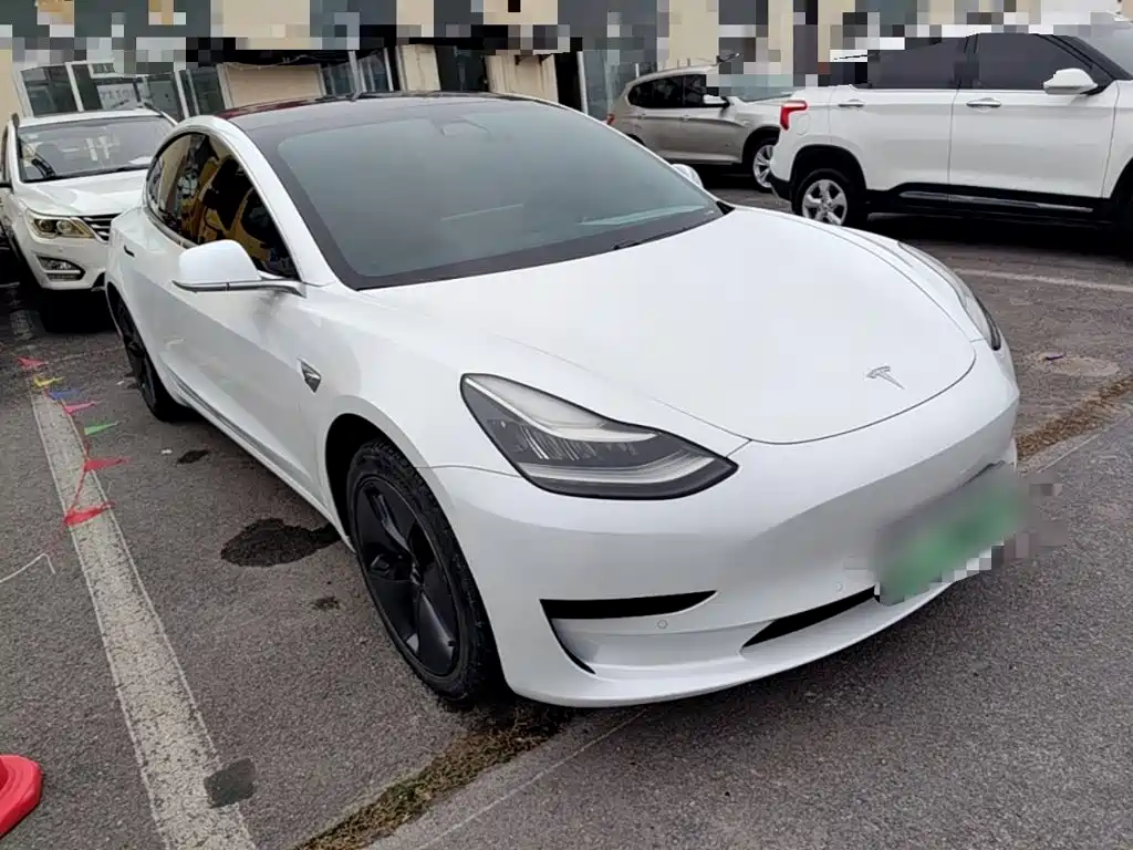 Tesla Model 3 — миниатюра 4