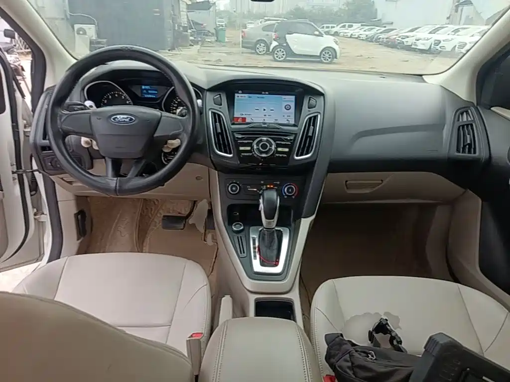 Ford Focus — миниатюра 10