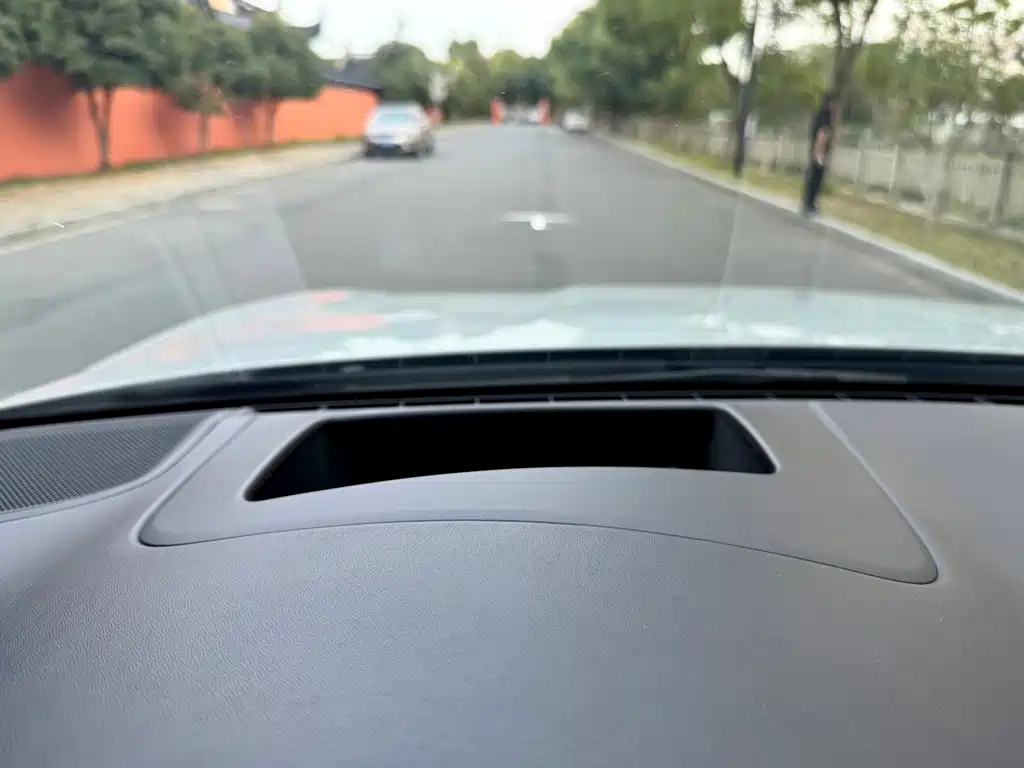 Porsche Cayenne — миниатюра 18