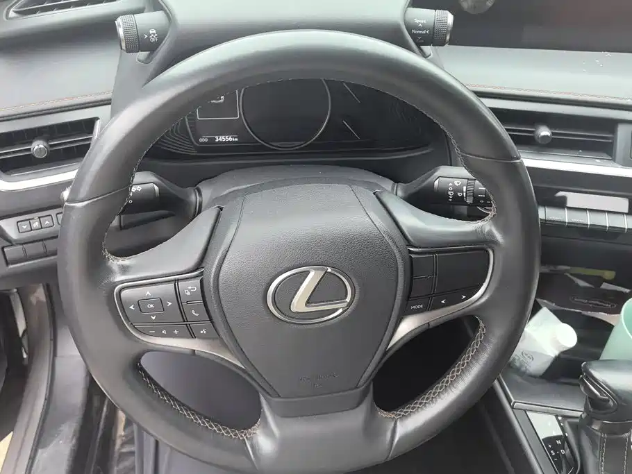 Lexus UX — миниатюра 15