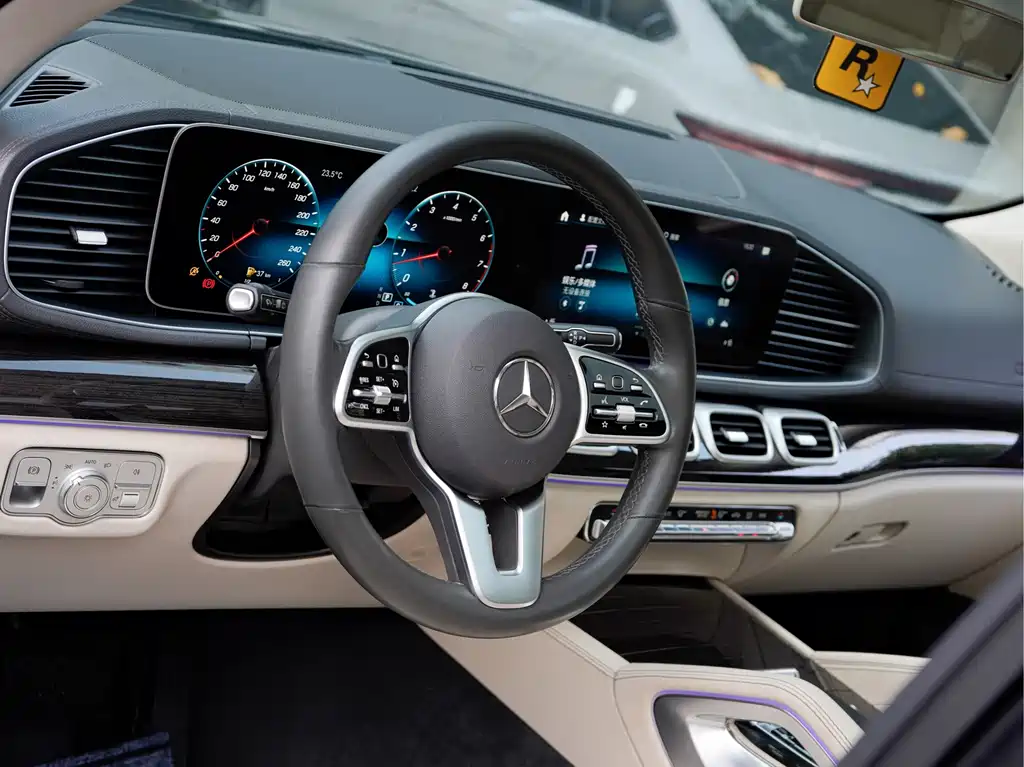 Mercedes-Benz GLE (Import) — миниатюра 10