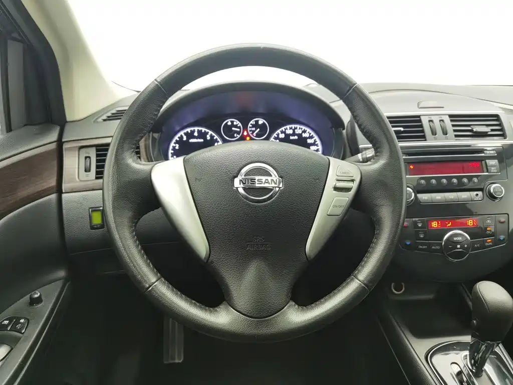 Nissan Tiida — миниатюра 11