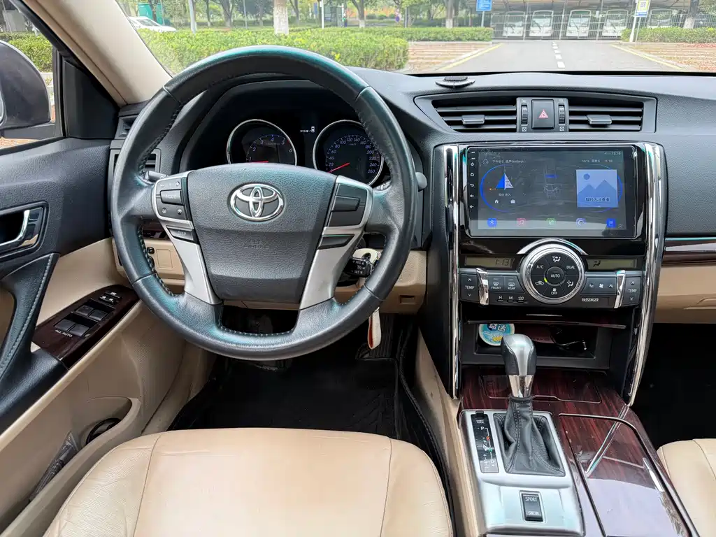 Toyota Reiz — миниатюра 12