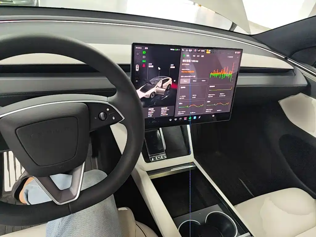 Tesla Model Y L — миниатюра 10