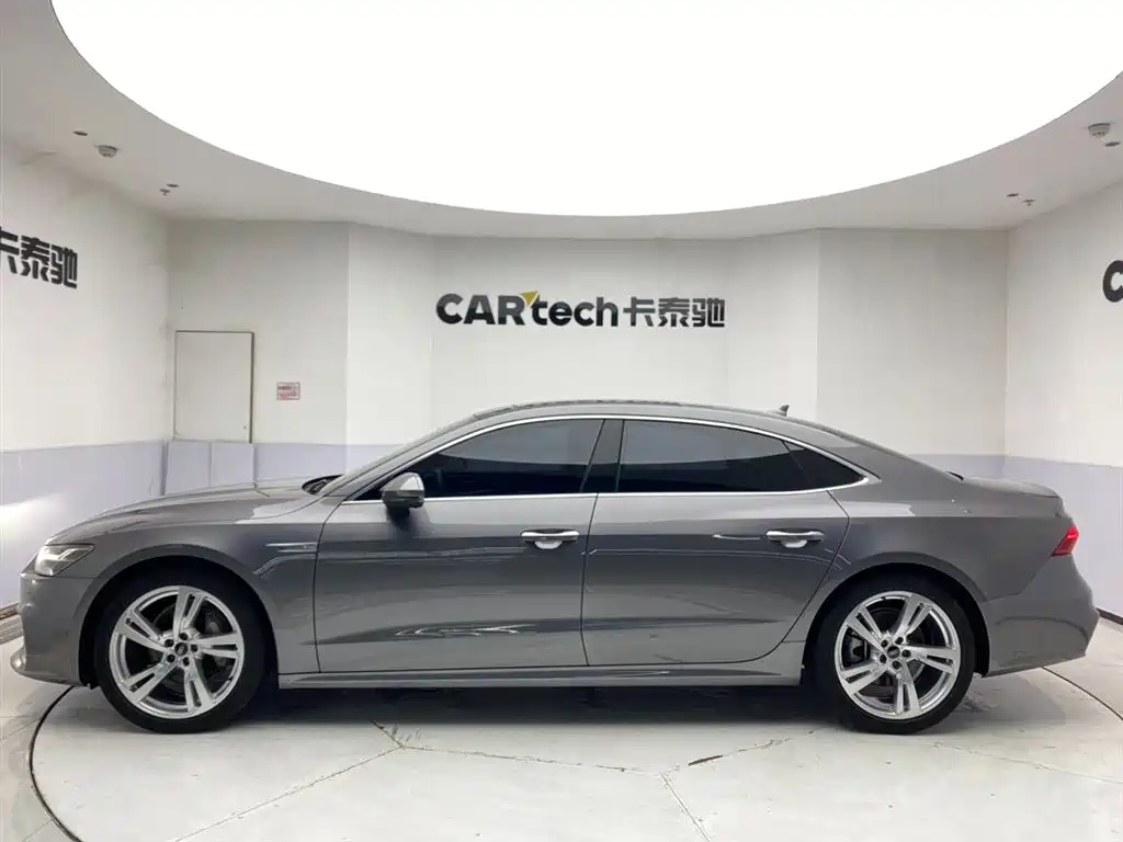Audi A7L 2022 45 TFSI S-line