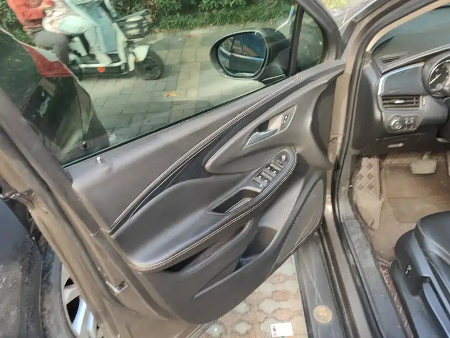 Buick Envision Plus — миниатюра 7
