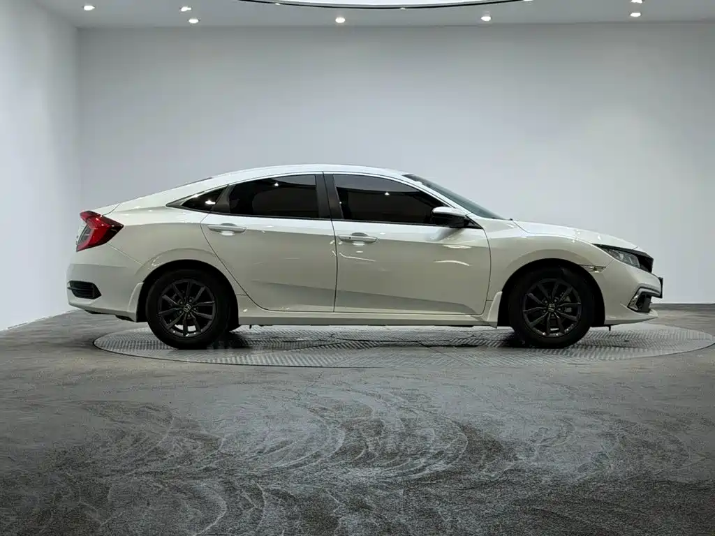 Honda Civic — миниатюра 4