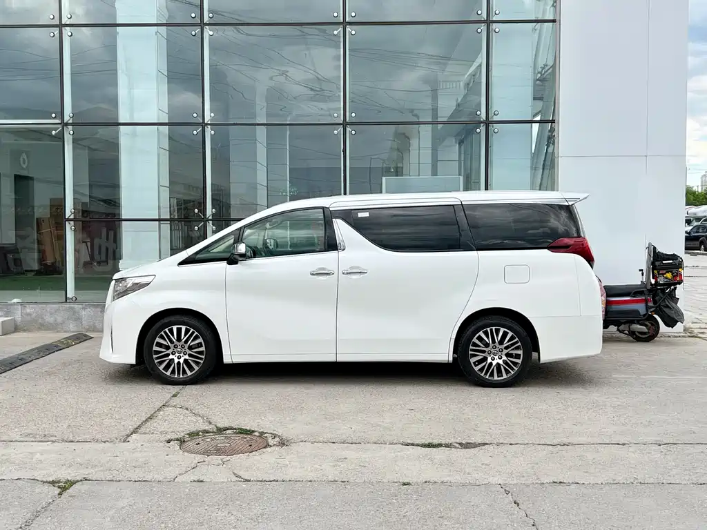 Toyota Alphard 2018 3.5L Luxury