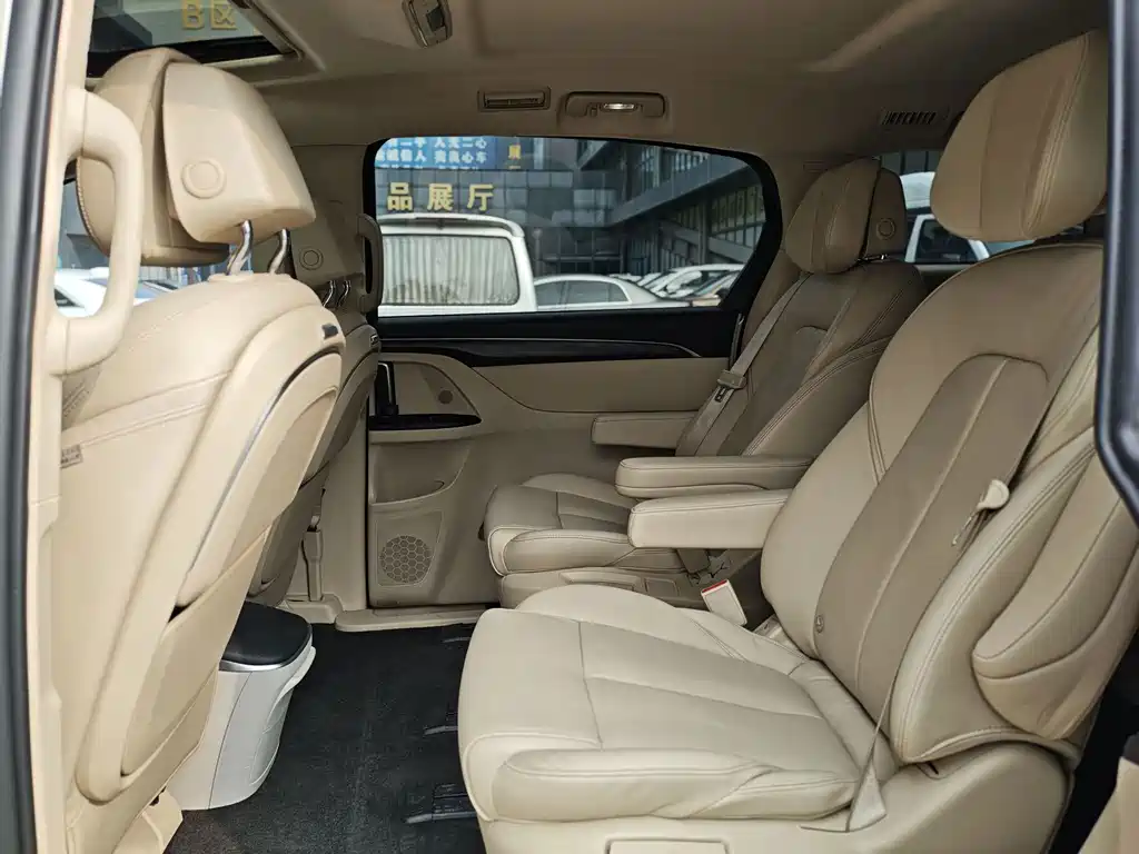 Buick GL8 — миниатюра 12