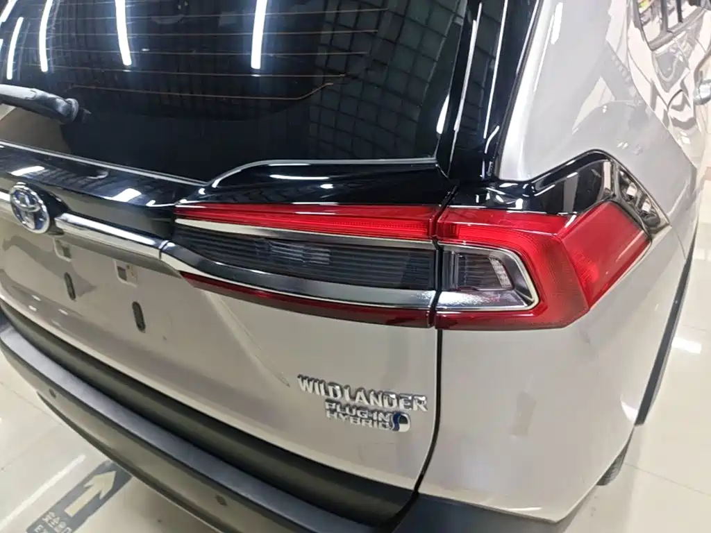 Toyota Wildlander New Energy — миниатюра 8