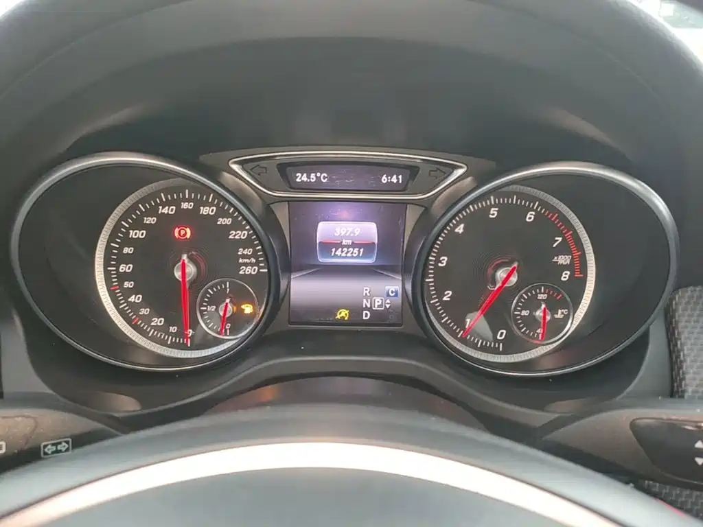 Mercedes-Benz GLA — миниатюра 12