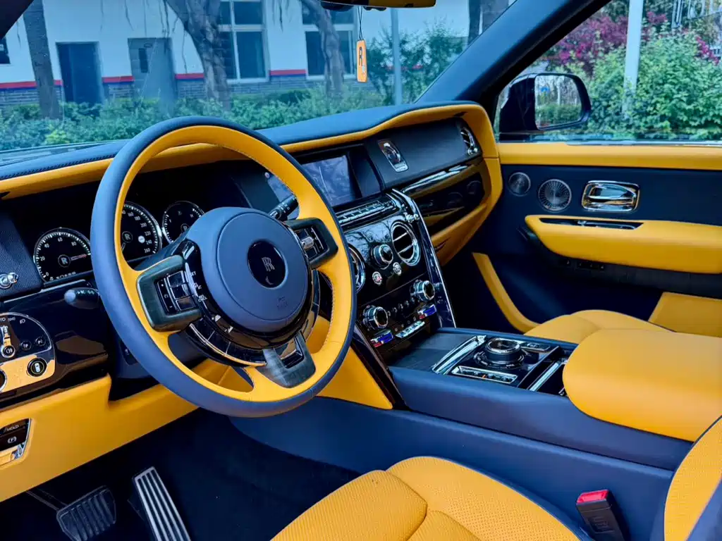 Rolls-Royce Cullinan — миниатюра 3