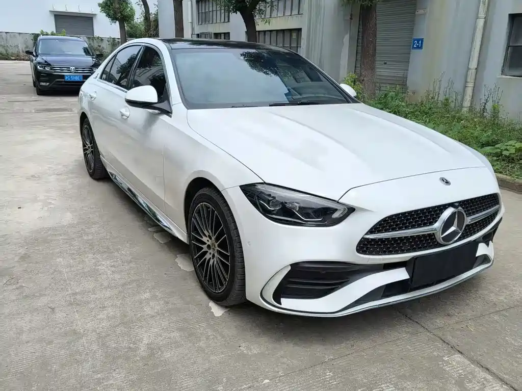 Mercedes-Benz C-Class — миниатюра 3