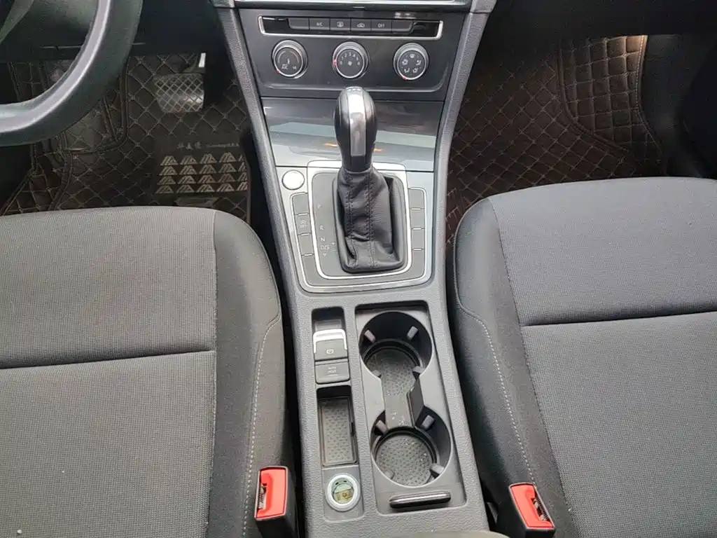 Volkswagen Golf — миниатюра 14