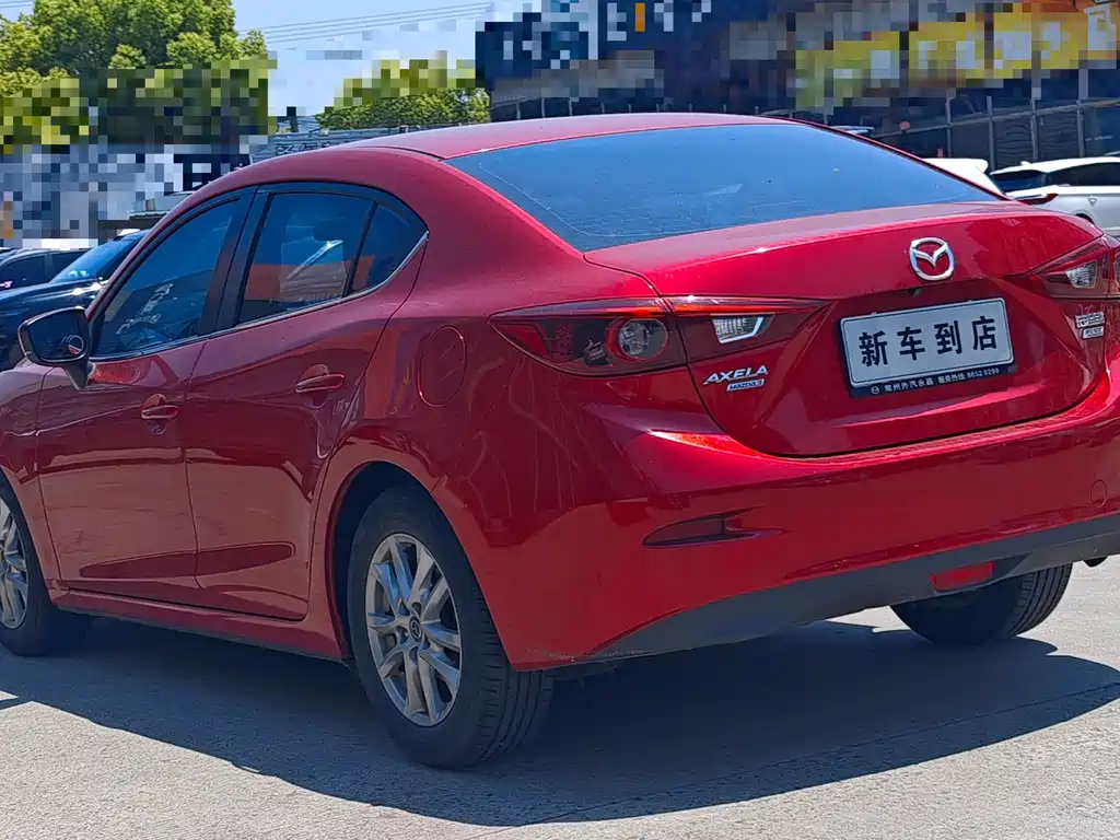 Mazda Mazda3 3 2017 1.5L AT Luxury V