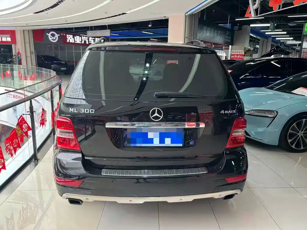 Mercedes-Benz M 2010 ML 300 4MATIC