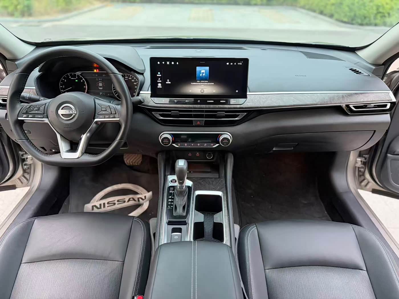 Nissan Teana 2.0 л 2024 г. шампань/коричневый, пробег 20000 км