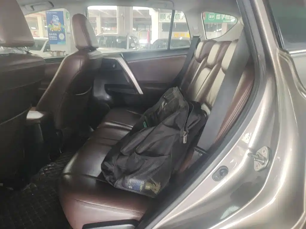 Toyota RAV4 — миниатюра 17