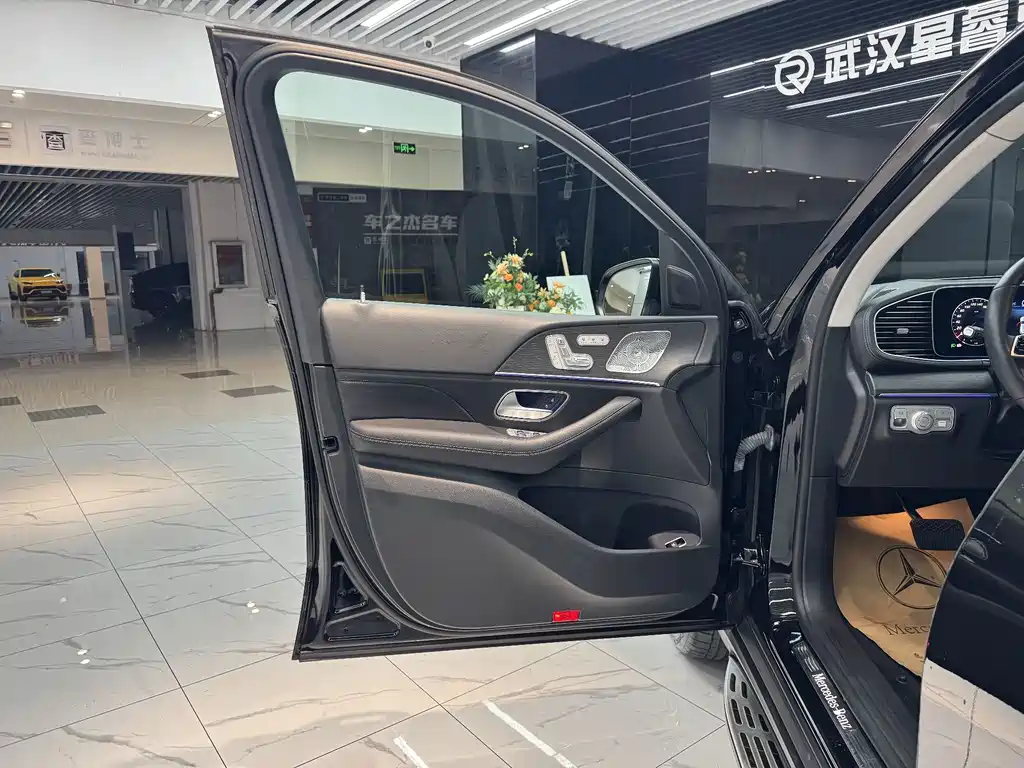 Mercedes-Benz GLE (Import) — миниатюра 7