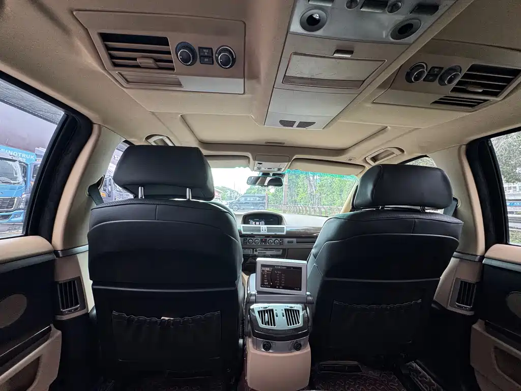 BMW 7 Series 7 2005 740Li