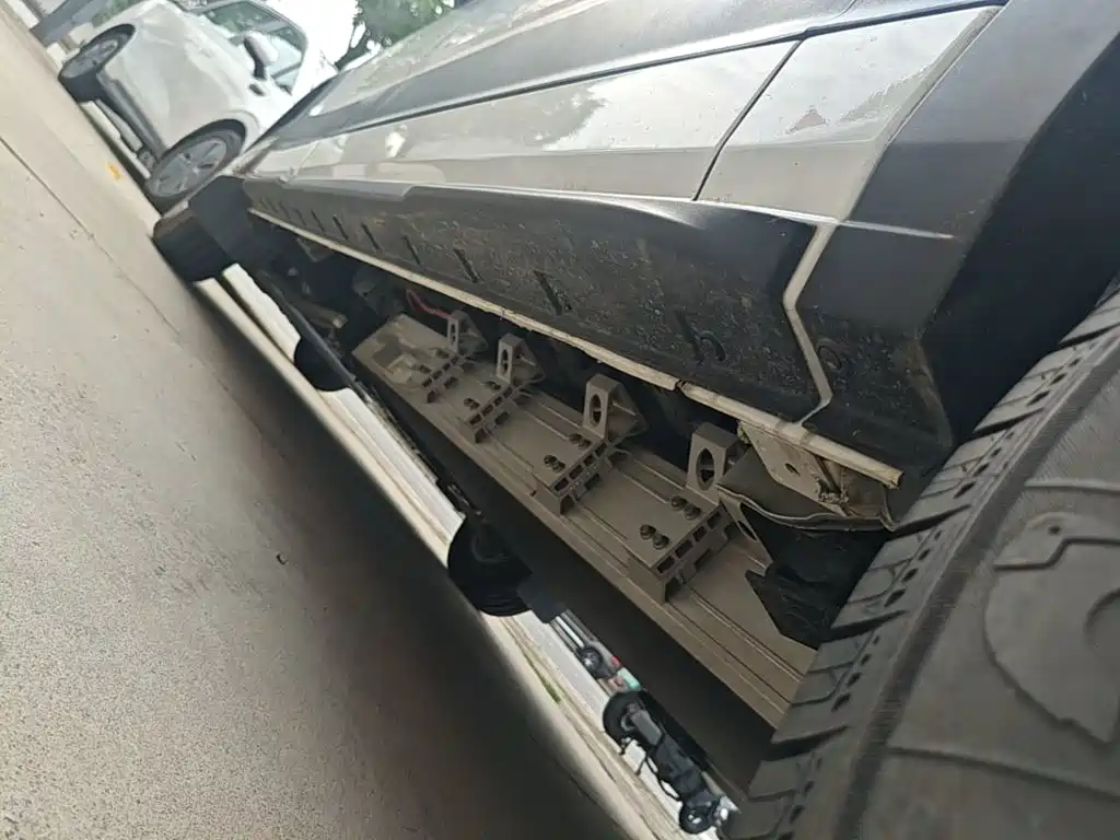 MAXUS 新途EV90 — миниатюра 22