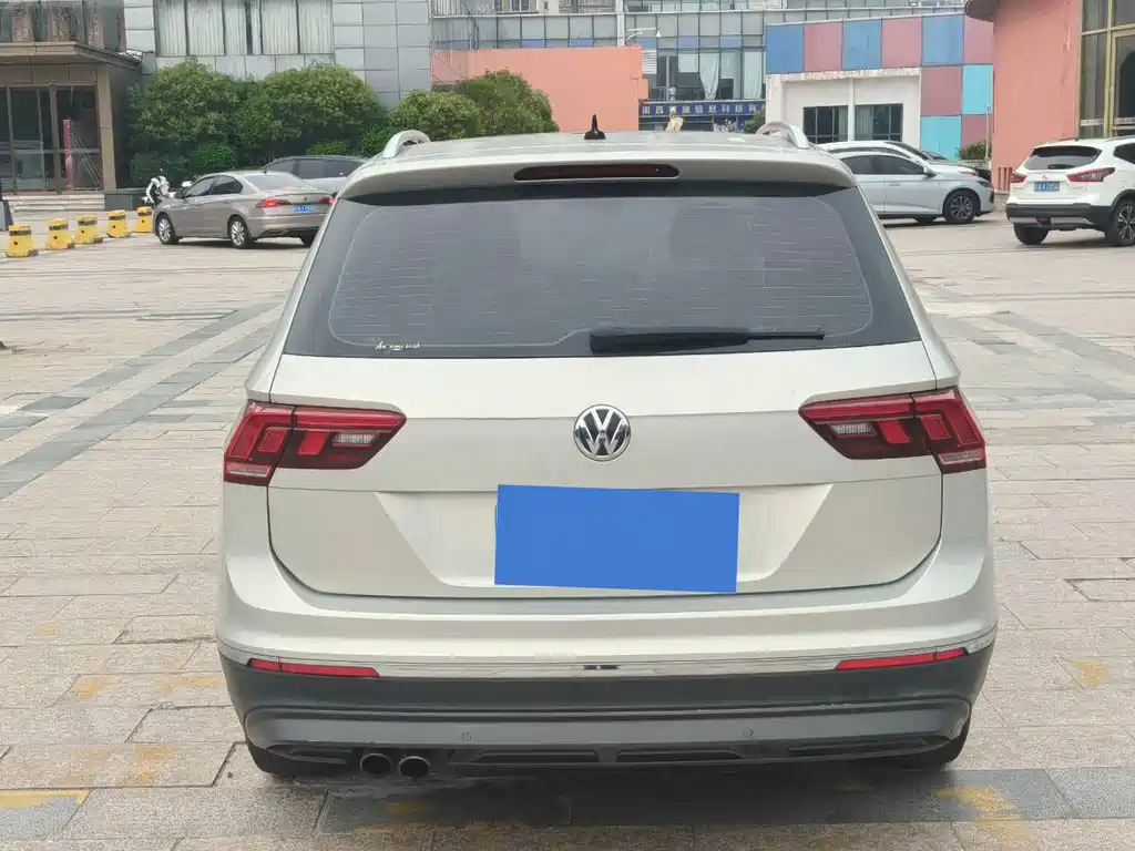Volkswagen Tiguan L — миниатюра 7