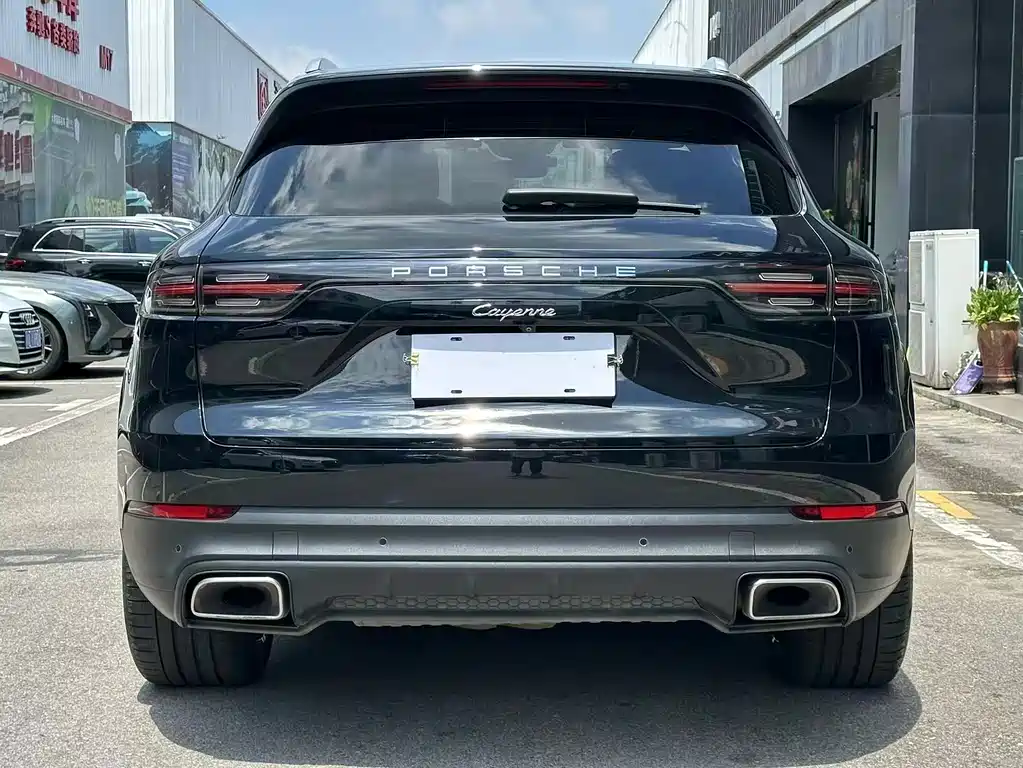 Porsche Cayenne — миниатюра 11