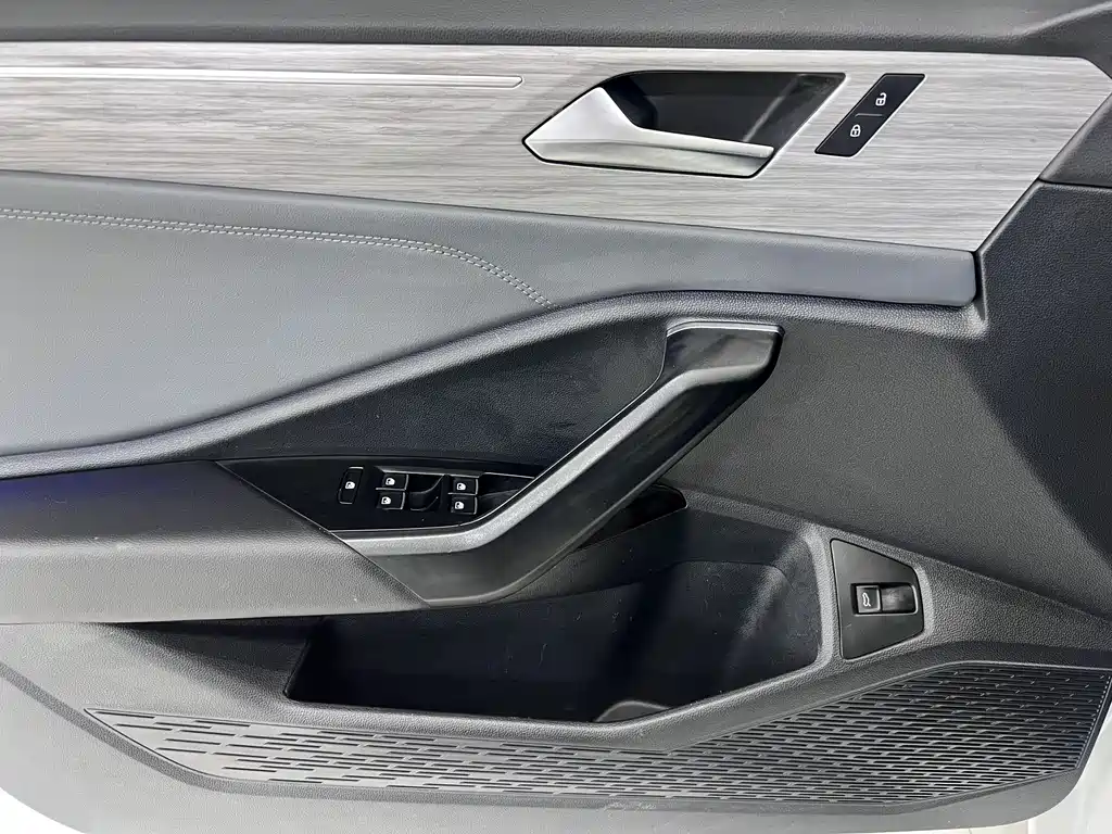 Volkswagen Sagitar — миниатюра 8