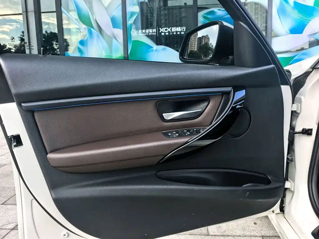 BMW 3 Series — миниатюра 13
