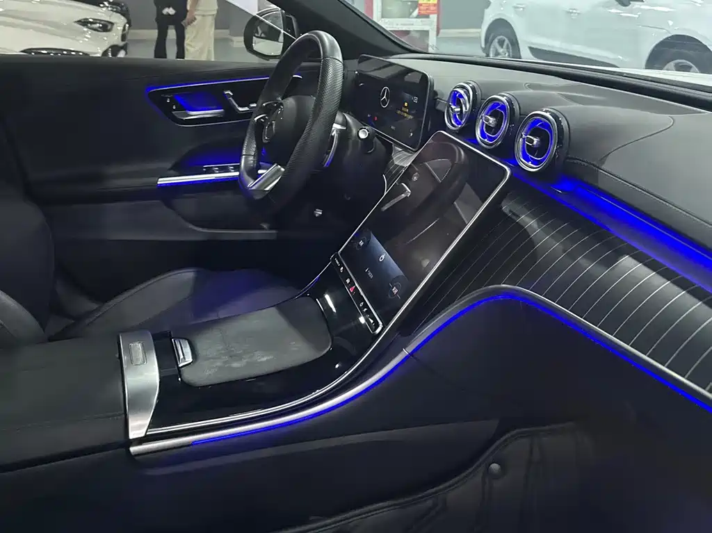 Mercedes-Benz C-Class — миниатюра 11