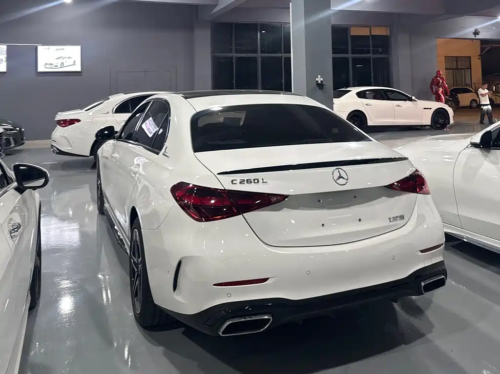 Mercedes-Benz C-Class — миниатюра 16