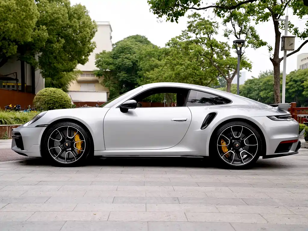 Porsche 911 2022 Turbo S 3.7T