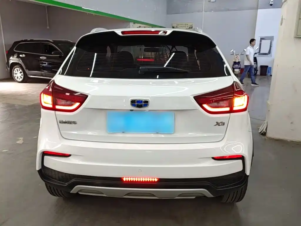 Geely Vision X3 — миниатюра 6