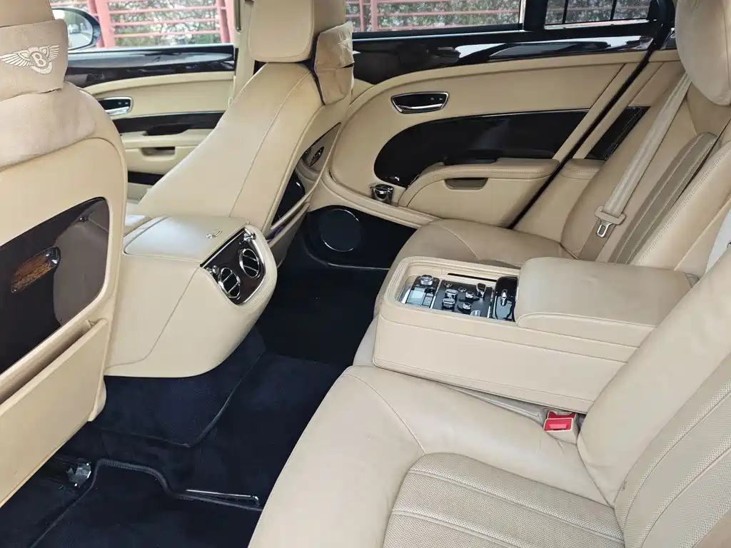 Bentley Mulsanne — миниатюра 12