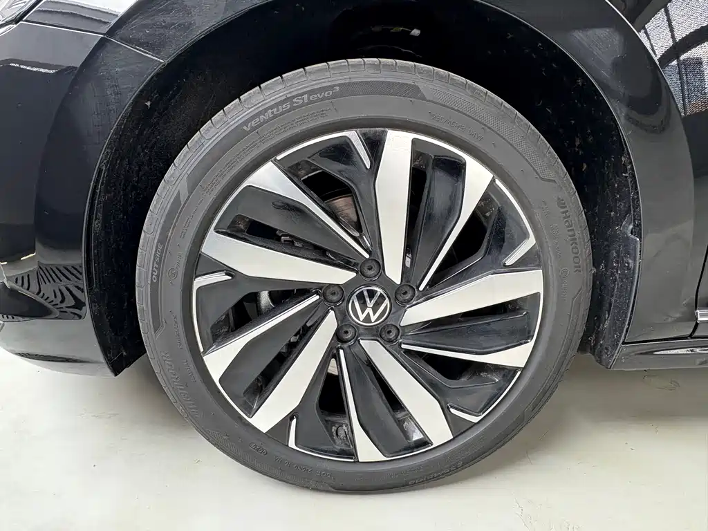 Volkswagen Passat 2026 330TSI Elite
