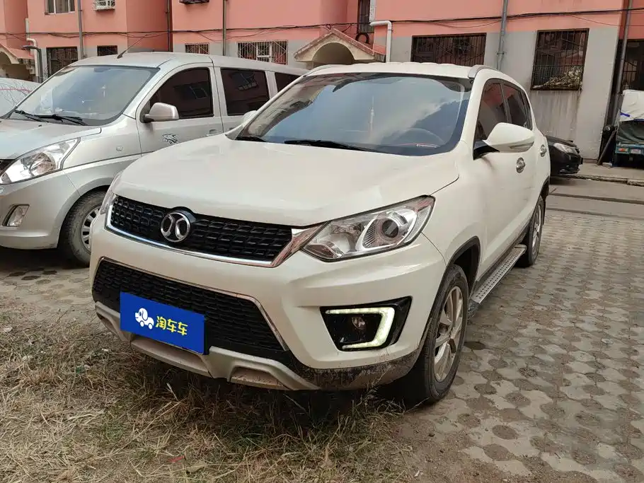 BAIC Senova X35