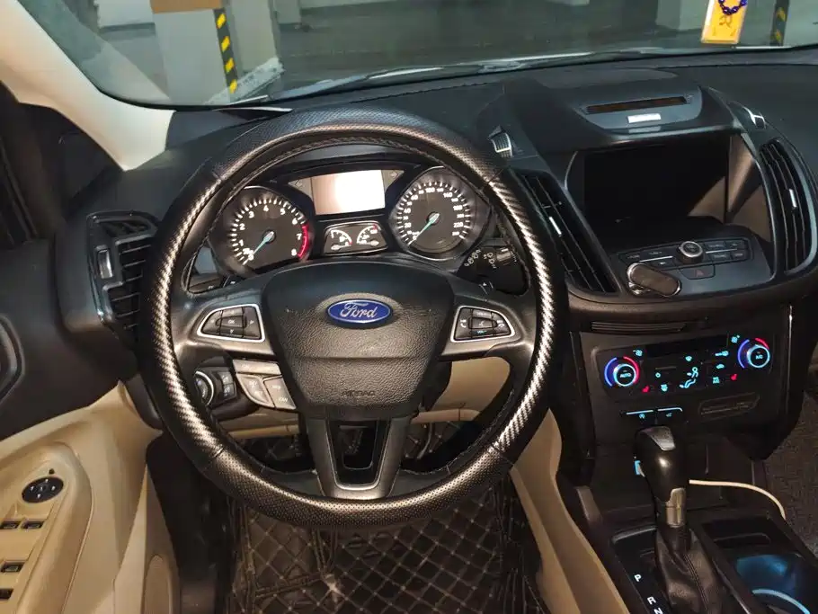 Ford Kuga — миниатюра 15