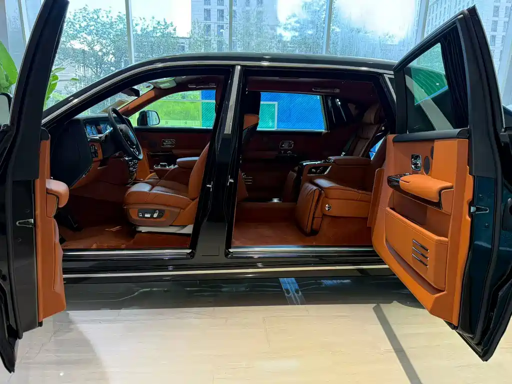 Rolls-Royce Phantom — миниатюра 2