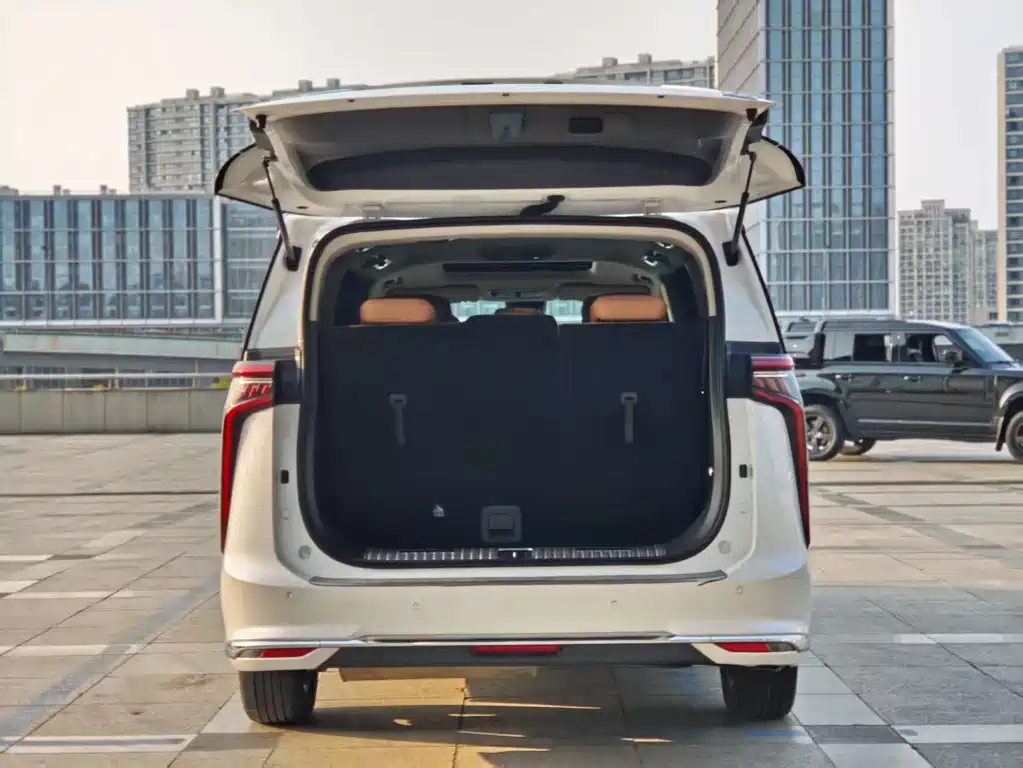 SAIC MAXUS EVERYONE 9