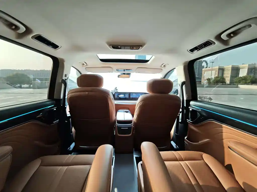 SAIC MAXUS EVERYONE 9