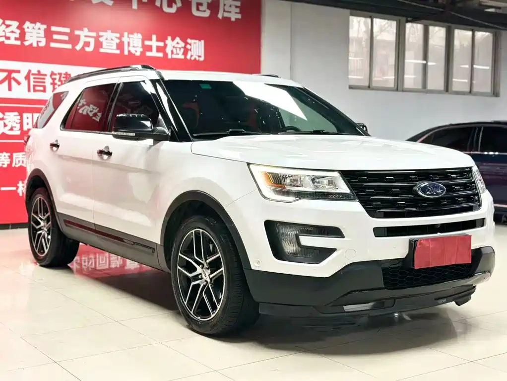 Ford Explorer (Import) — миниатюра 3