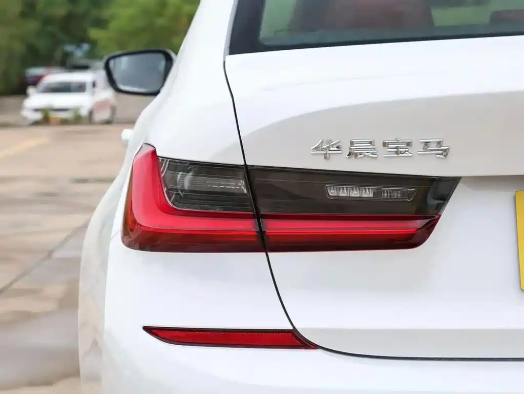 BMW 3 Series — миниатюра 17