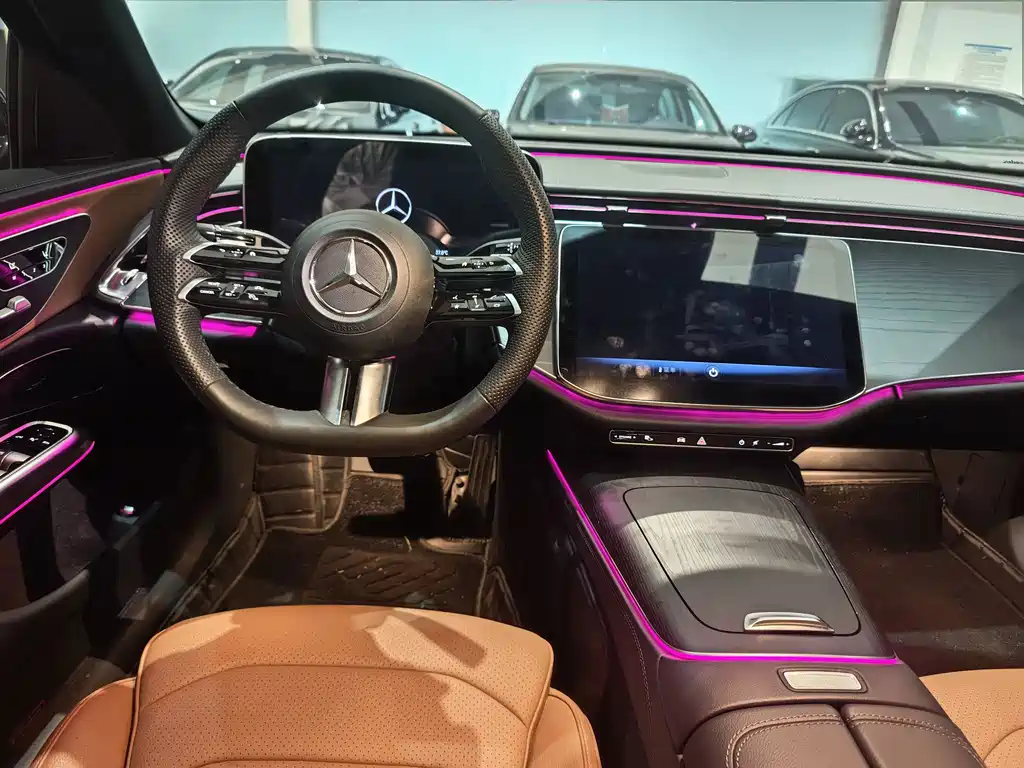 Mercedes-Benz E-Class — миниатюра 7