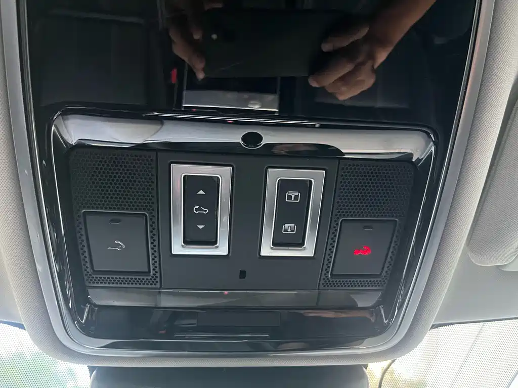 Land Rover Velar — миниатюра 34