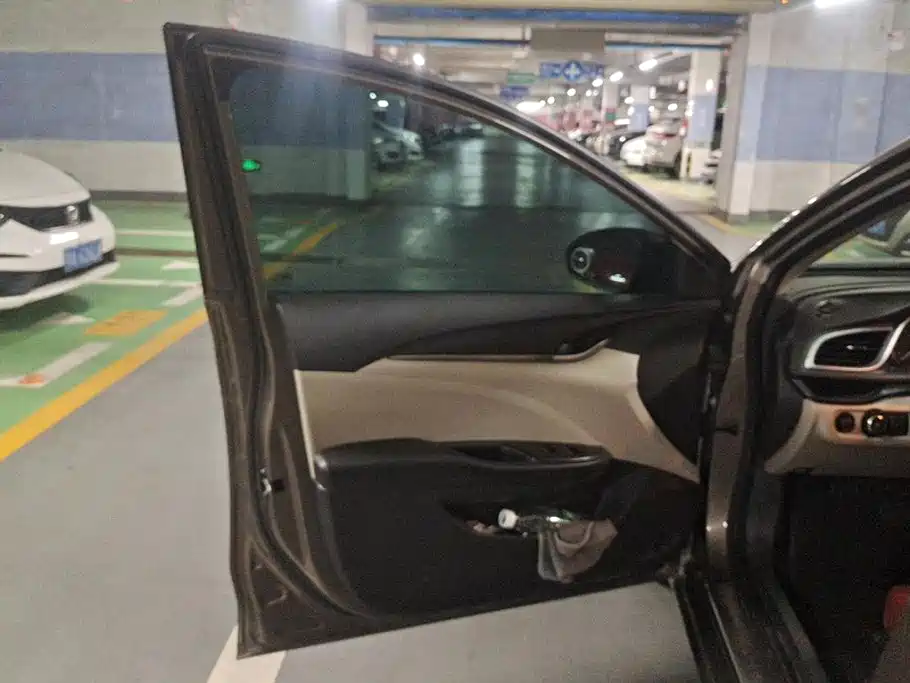 Buick Excelle — миниатюра 7