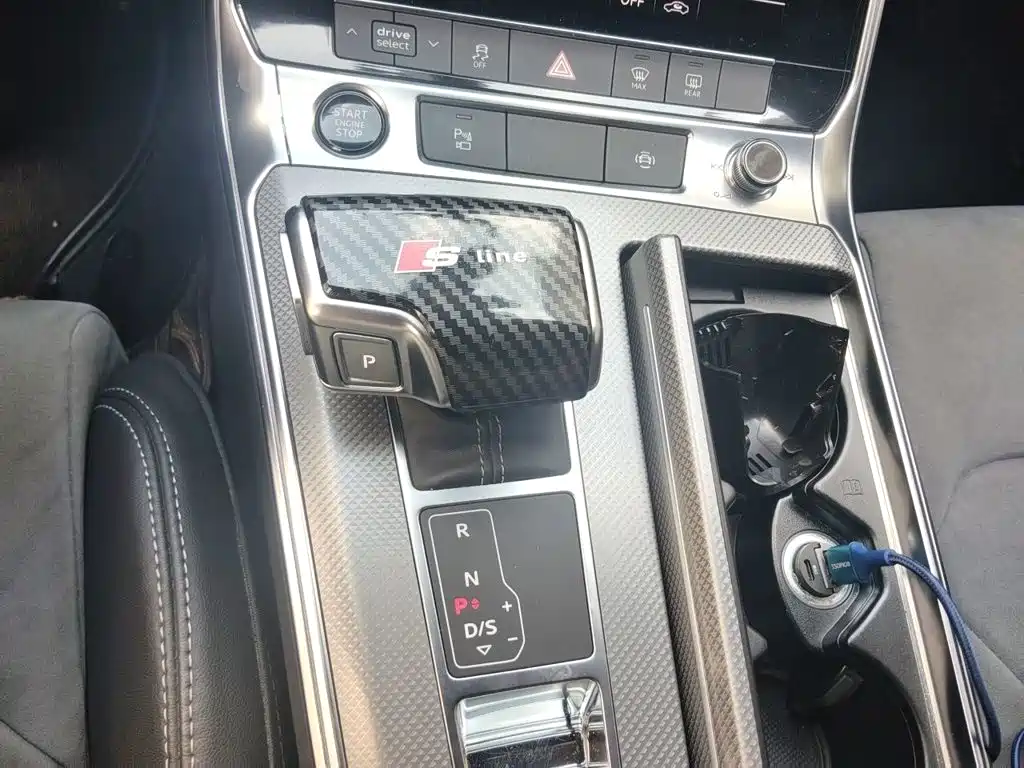 Audi A6L — миниатюра 10