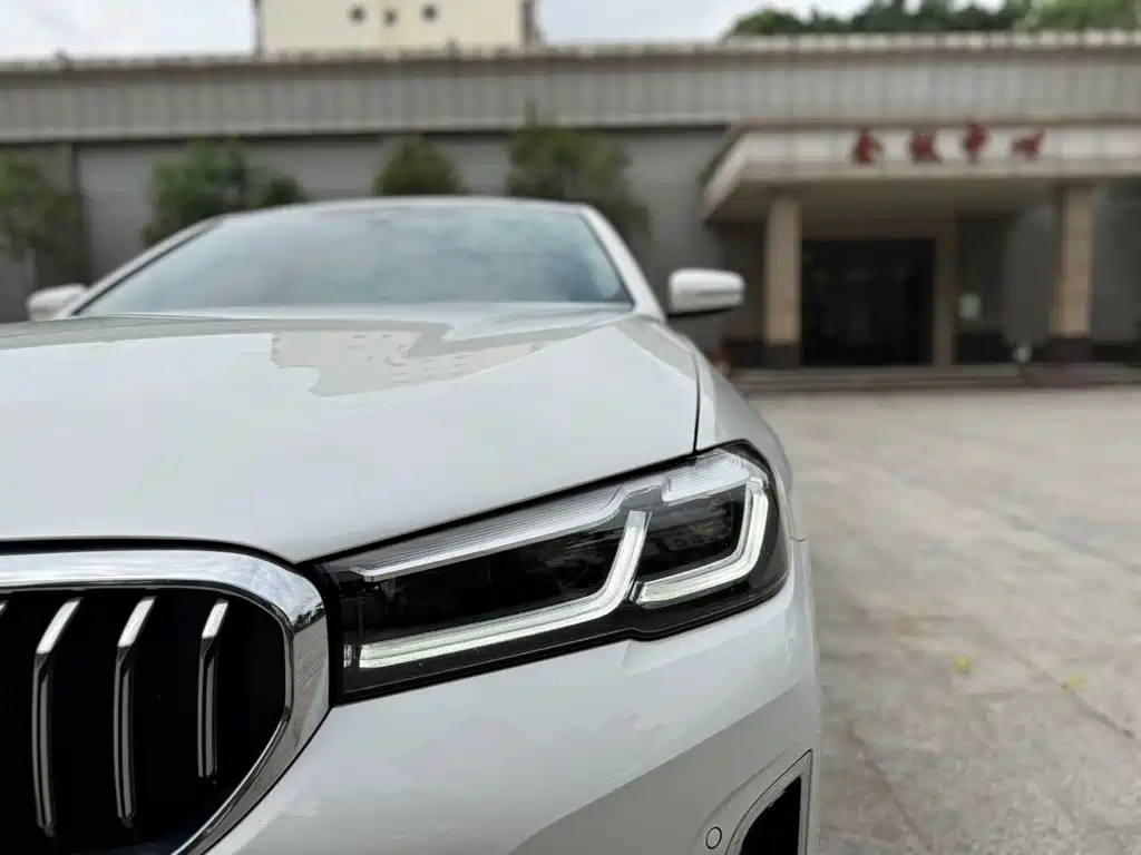 BMW 5 Series — миниатюра 16